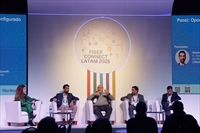 El panel moderado por Convergencia - Crédito: Fiber Connect Latam